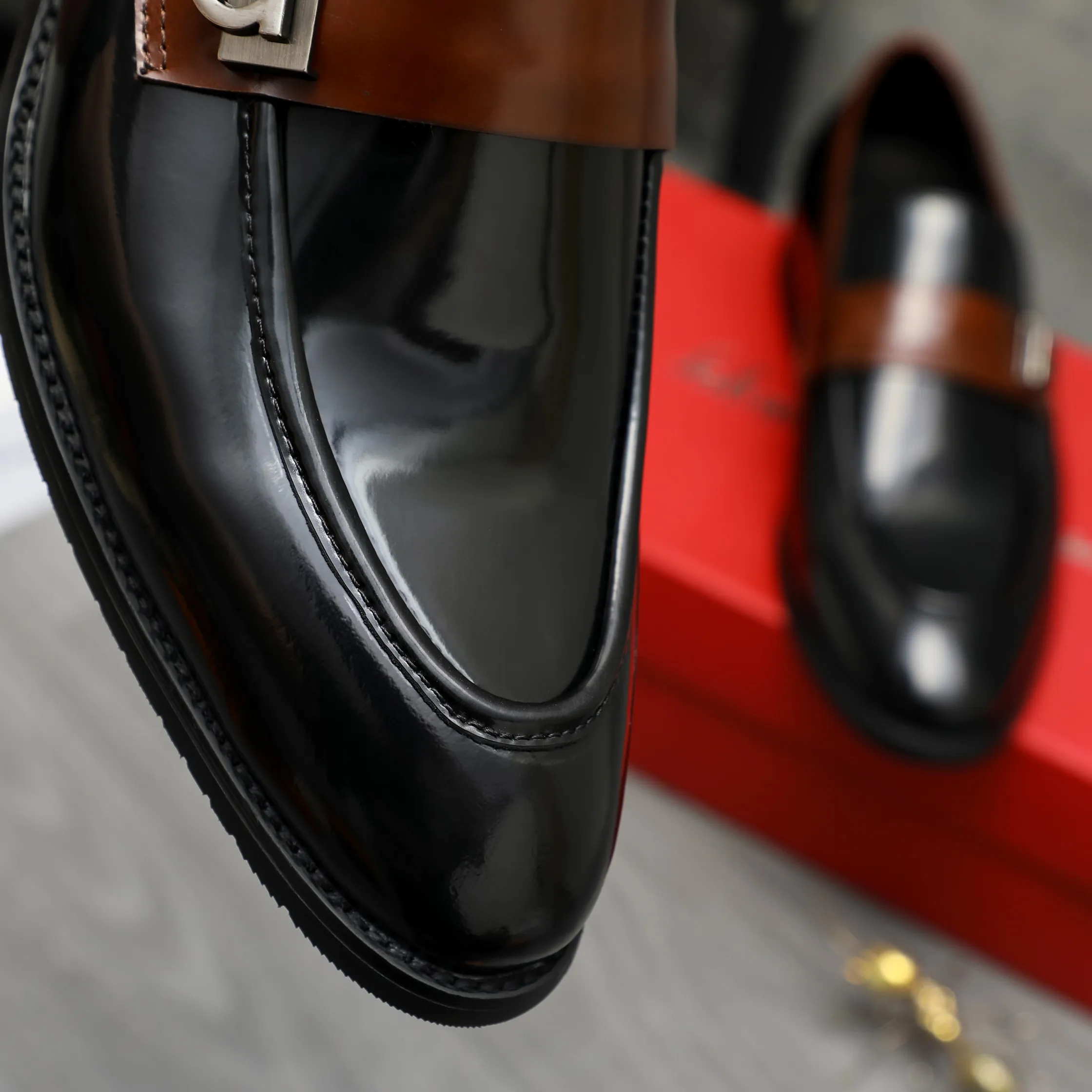 Men's shoes 💰460 Product trademark: Ferragamo "Ferragamo" business slip-on leather shoes Regular size: 39-44 Product materials: Selected high-quality pearlescent cowhide upper, cowhide lining, original outsole